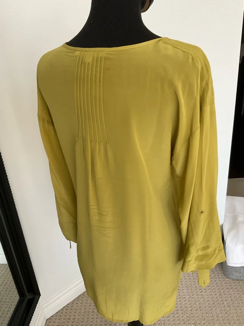 Anthropologie SILK BLOUSE Size Small GUC - Picture 4 of 6